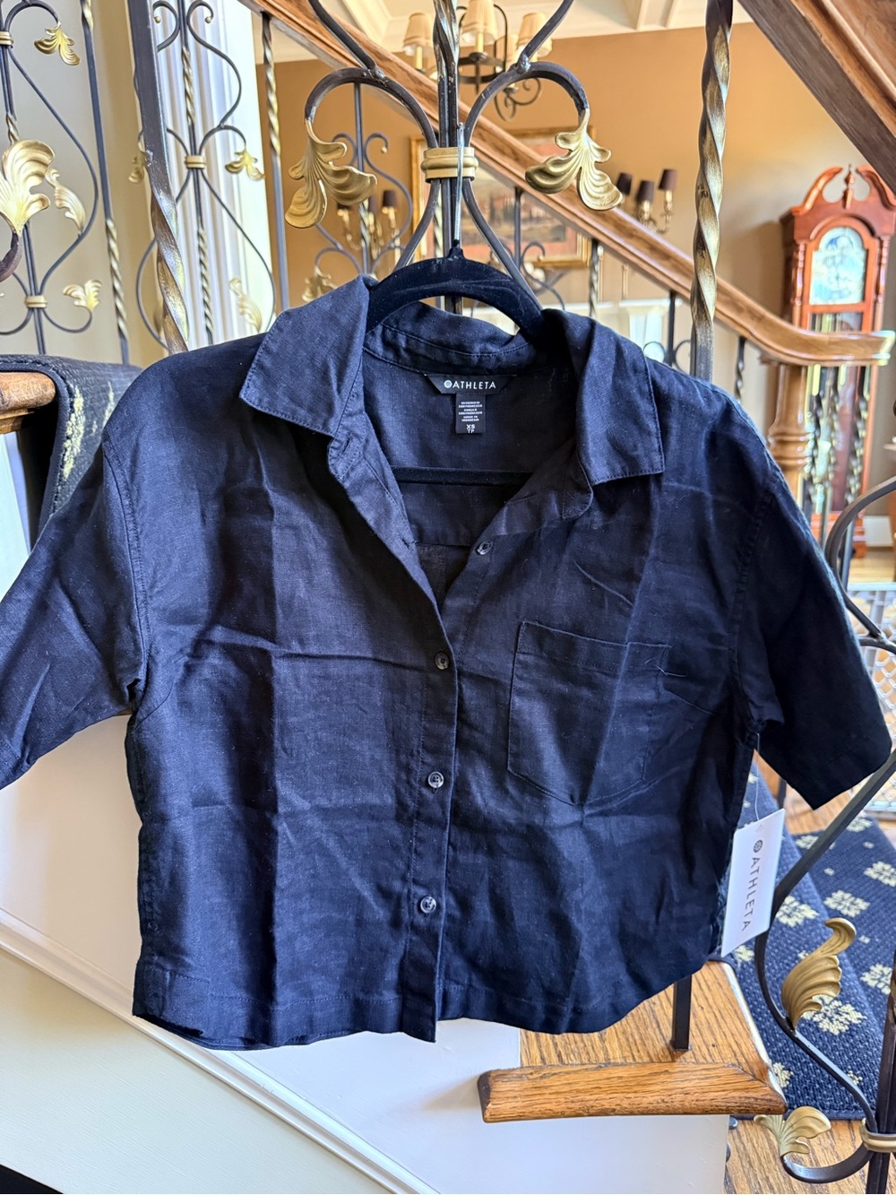 Athleta NWT Retreat Linen Short Sleeve Button front shirt. Front pocket XS